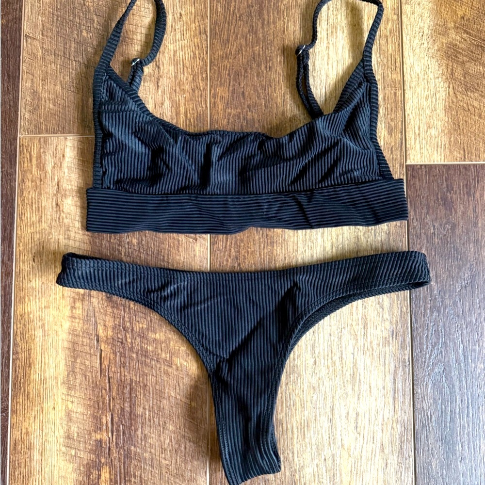 FRANKIES BIKINIS | Black Ribbed Bikini Set